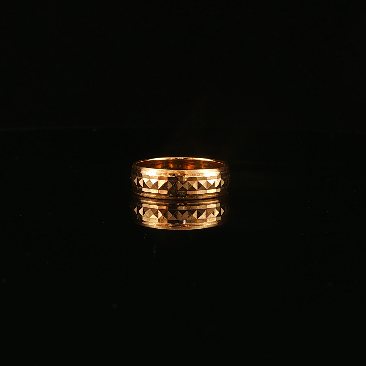 Diamond-Cut Geometric Patterned Band Ring in Yellow Gold
