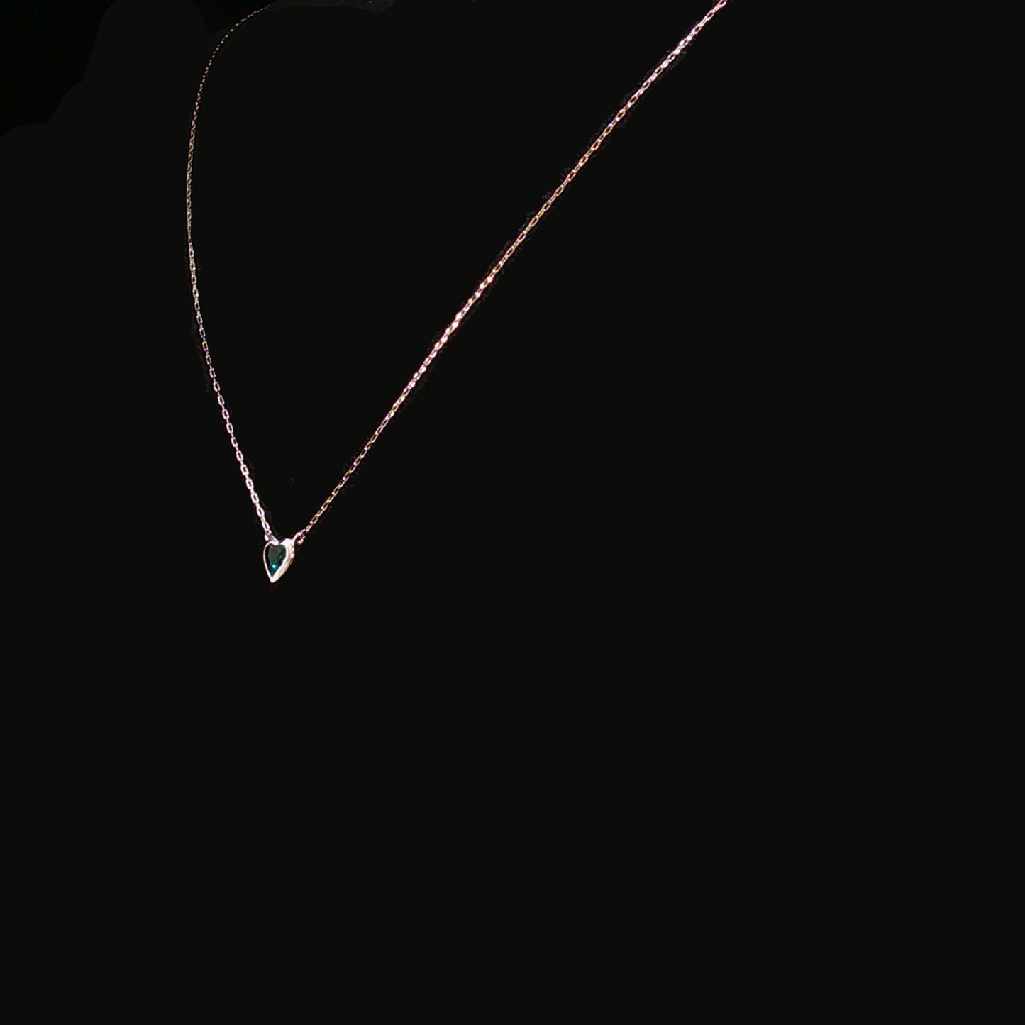 Heart-Shaped Emerald Chain Necklace in White Gold