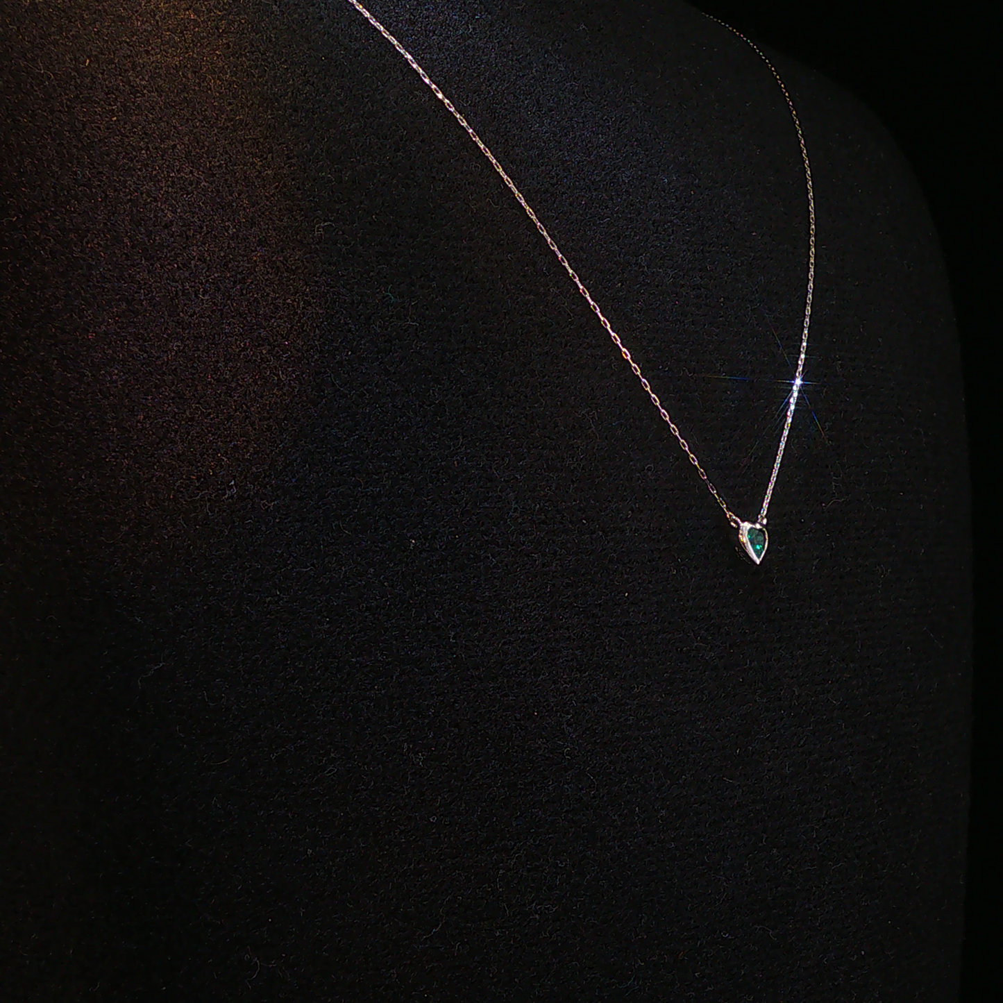 Heart-Shaped Emerald Chain Necklace in White Gold