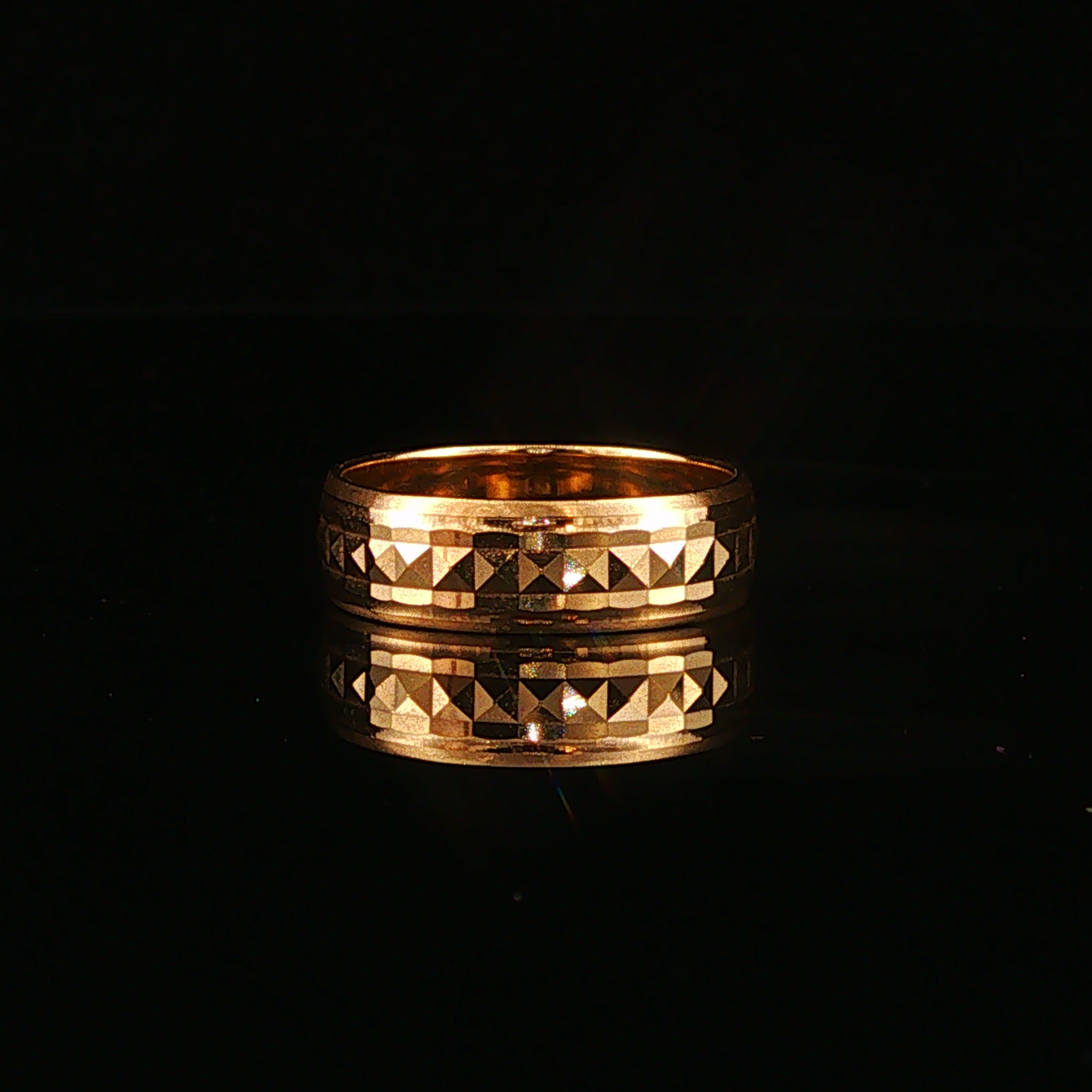 Diamond-Cut Geometric Patterned Band Ring in Yellow Gold