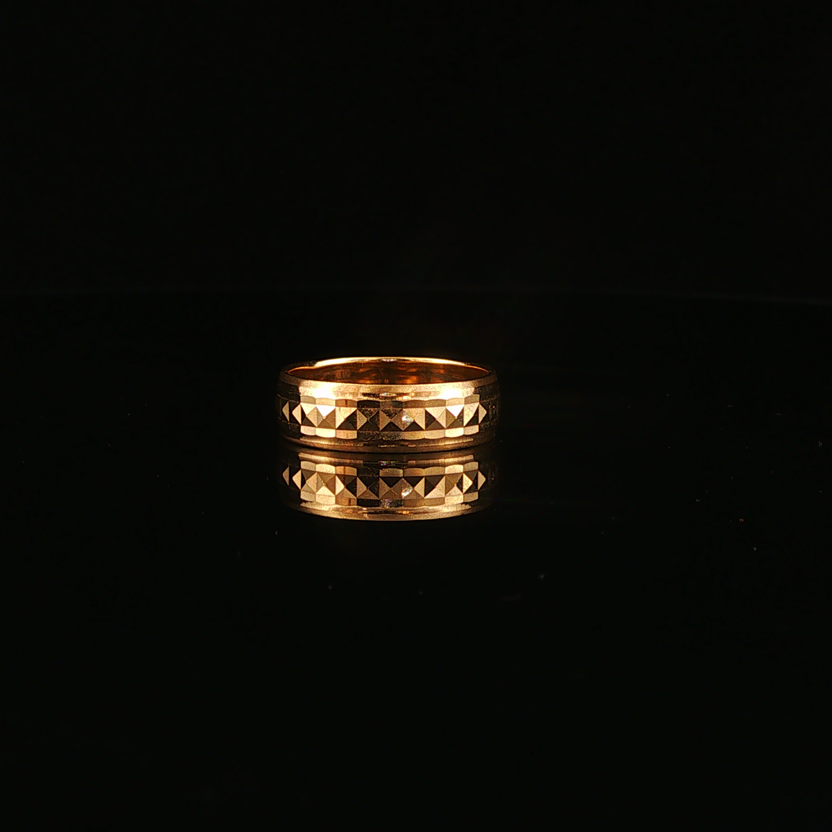 Diamond-Cut Geometric Patterned Band Ring in Yellow Gold