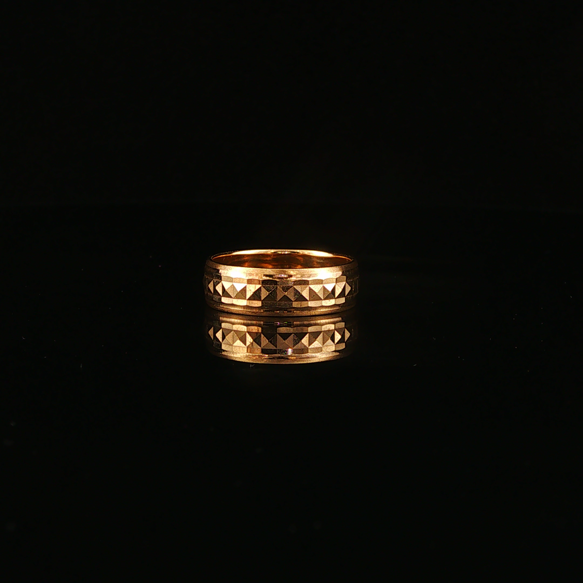 Diamond-Cut Geometric Patterned Band Ring in Yellow Gold